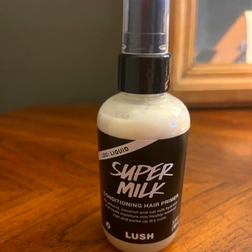 LUSH Super Milk